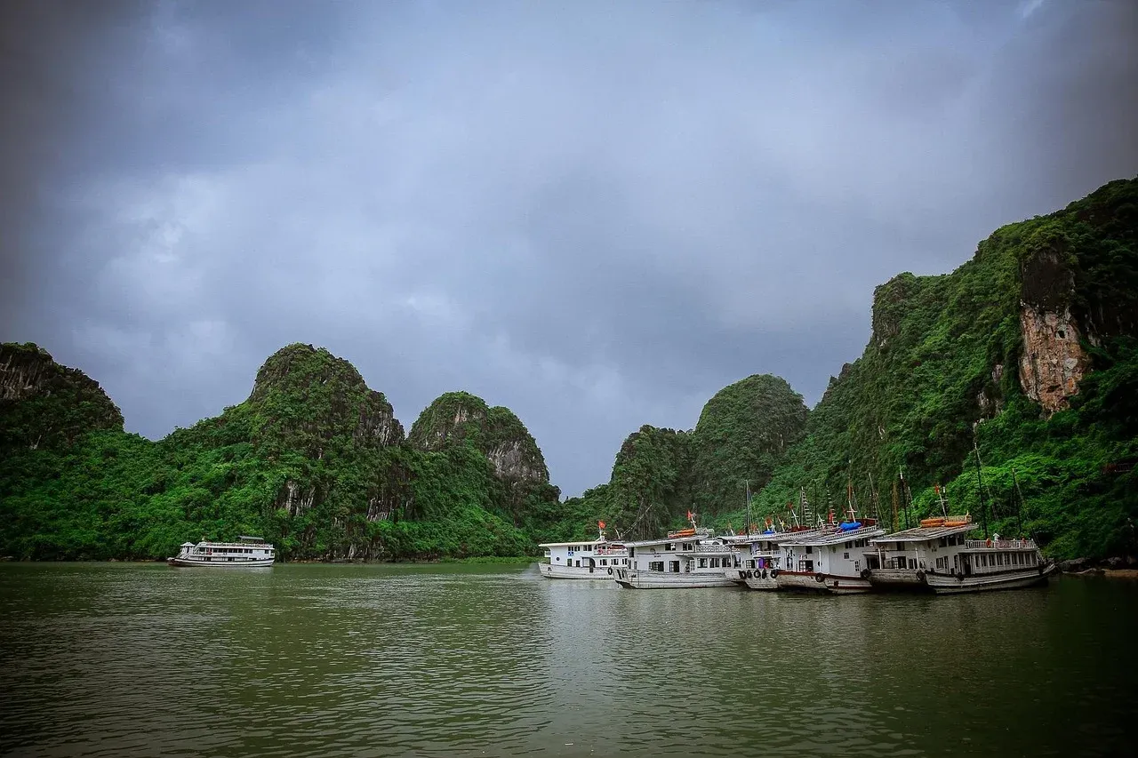 Halong Bay Group Tour